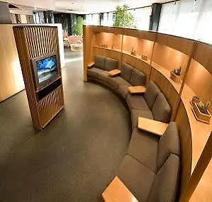 מלון Country Borromeo 4*